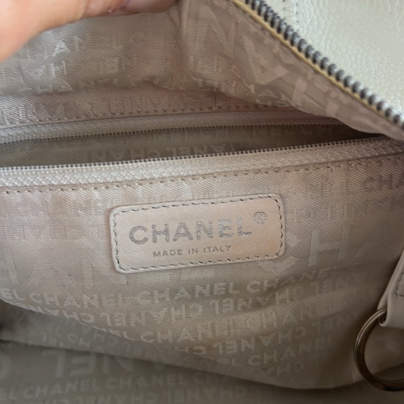 ⭐️🌴 Chanel Caviar Bag - Picture 5 of 9